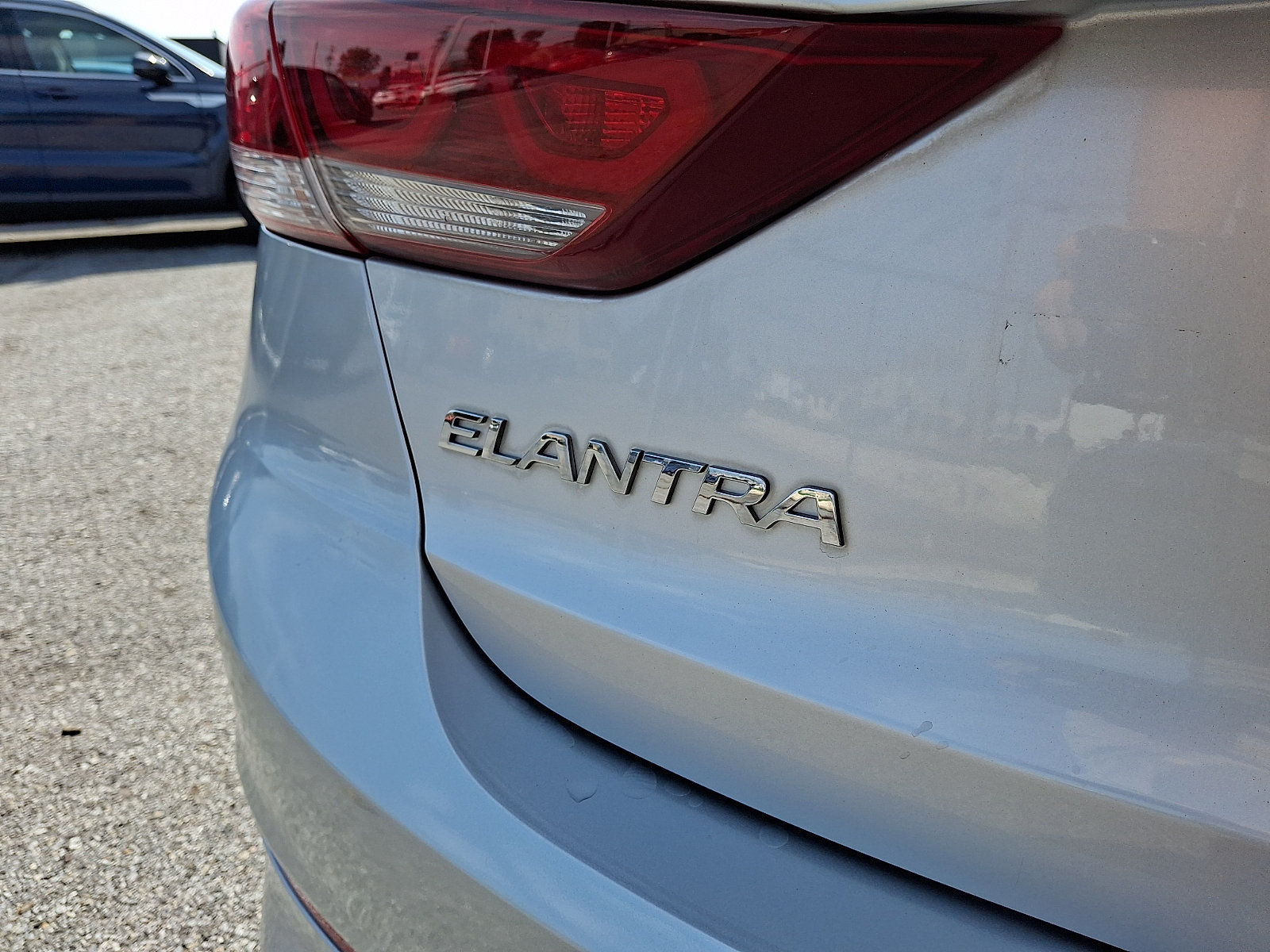 Used 2017 Hyundai Elantra Limited FWD image 29
