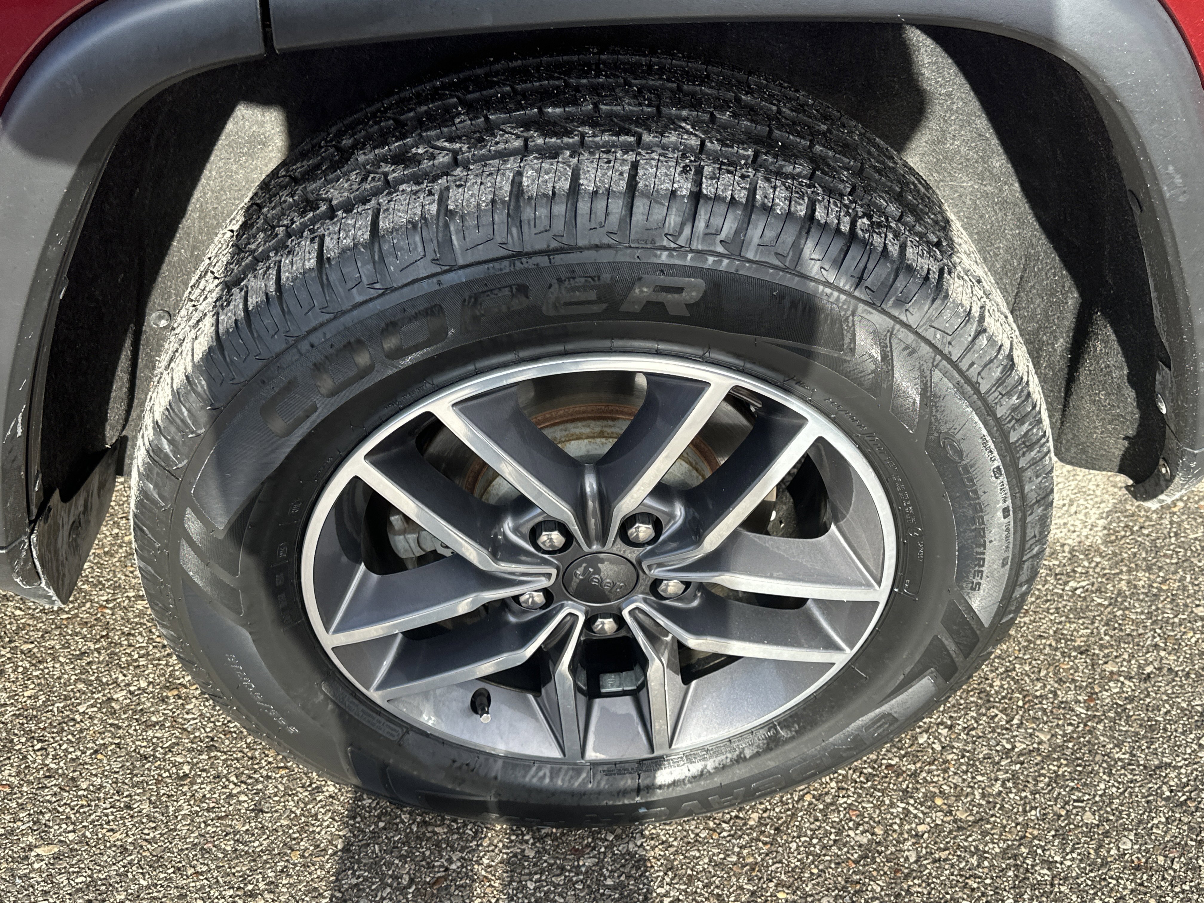 Used 2020 Jeep Grand Cherokee Limited w/ Luxury Group II image 18