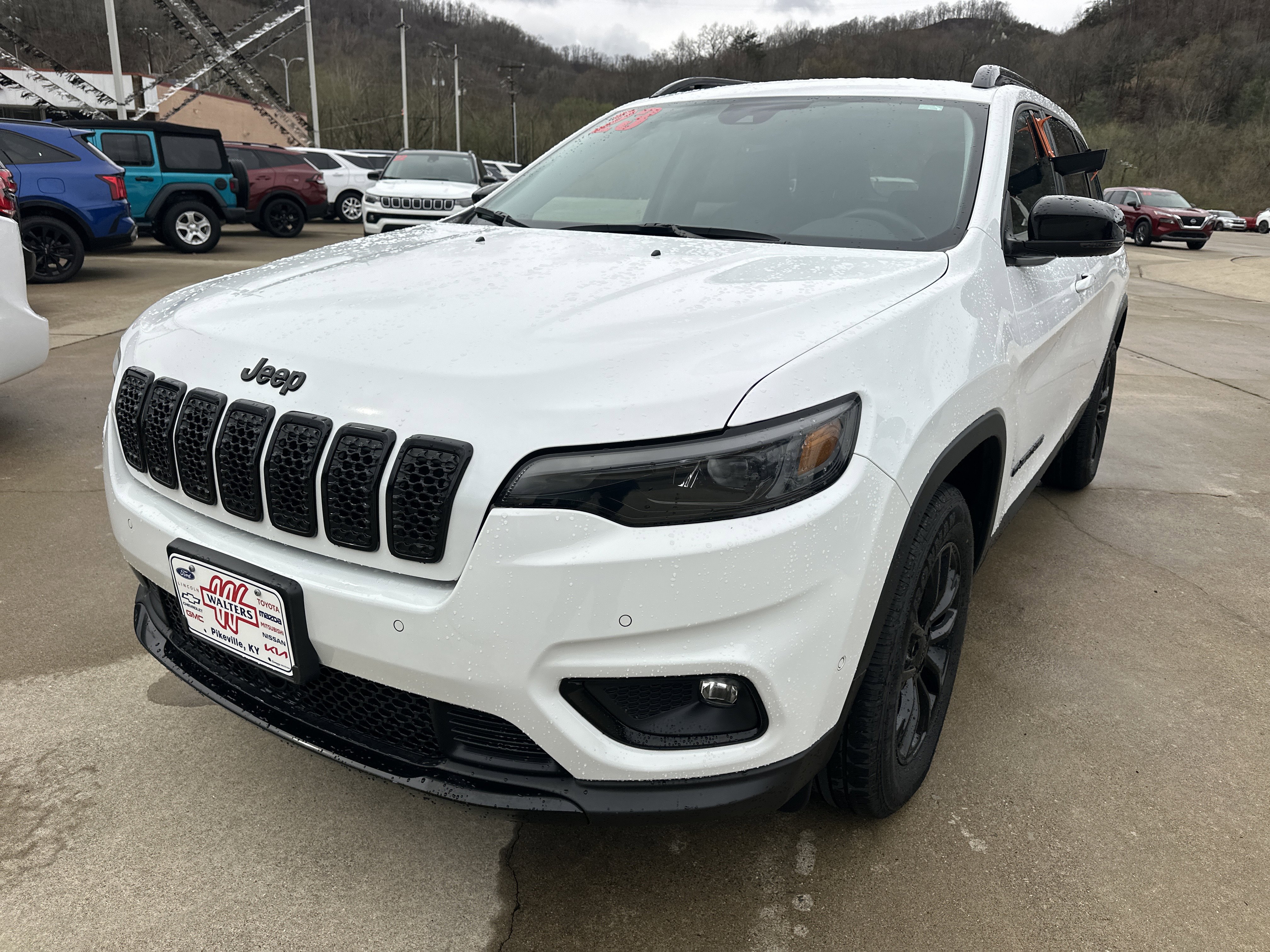 Used 2023 Jeep Cherokee Altitude Lux image 6