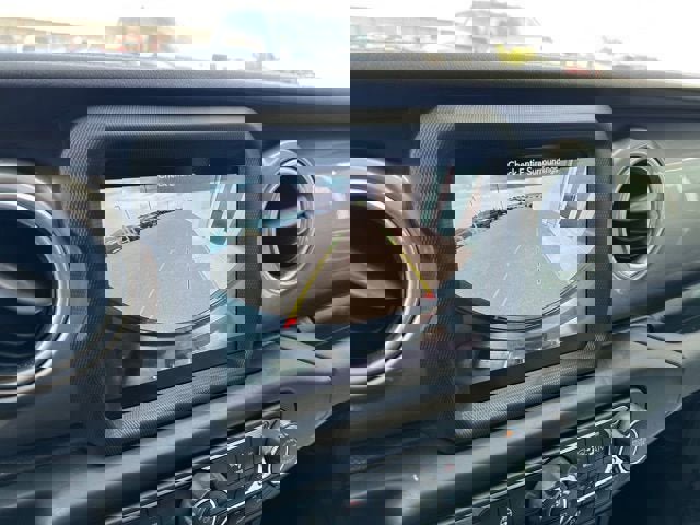 Used 2020 Jeep Wrangler Unlimited Sahara image 10