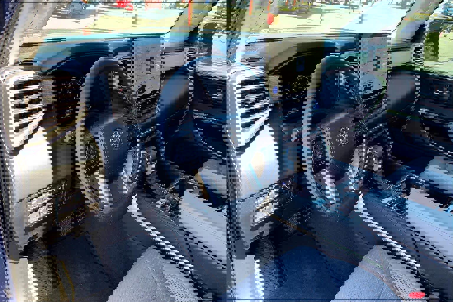 Used 2024 Toyota Tundra Limited w/ Power Package image 18