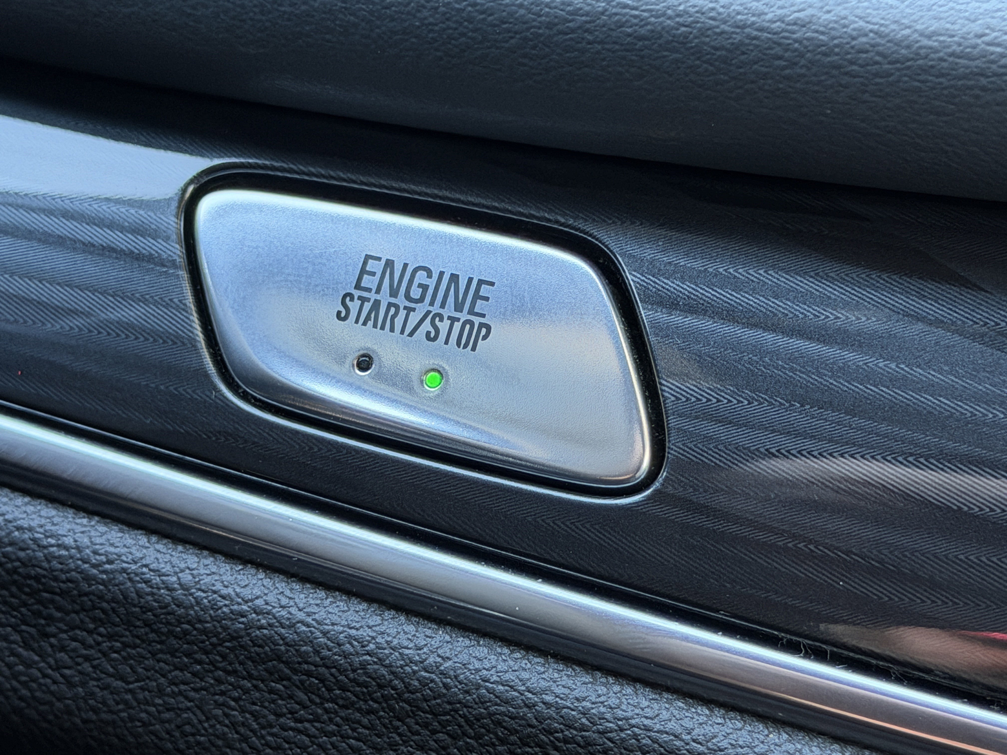 Used 2023 Buick Enclave Essence image 29