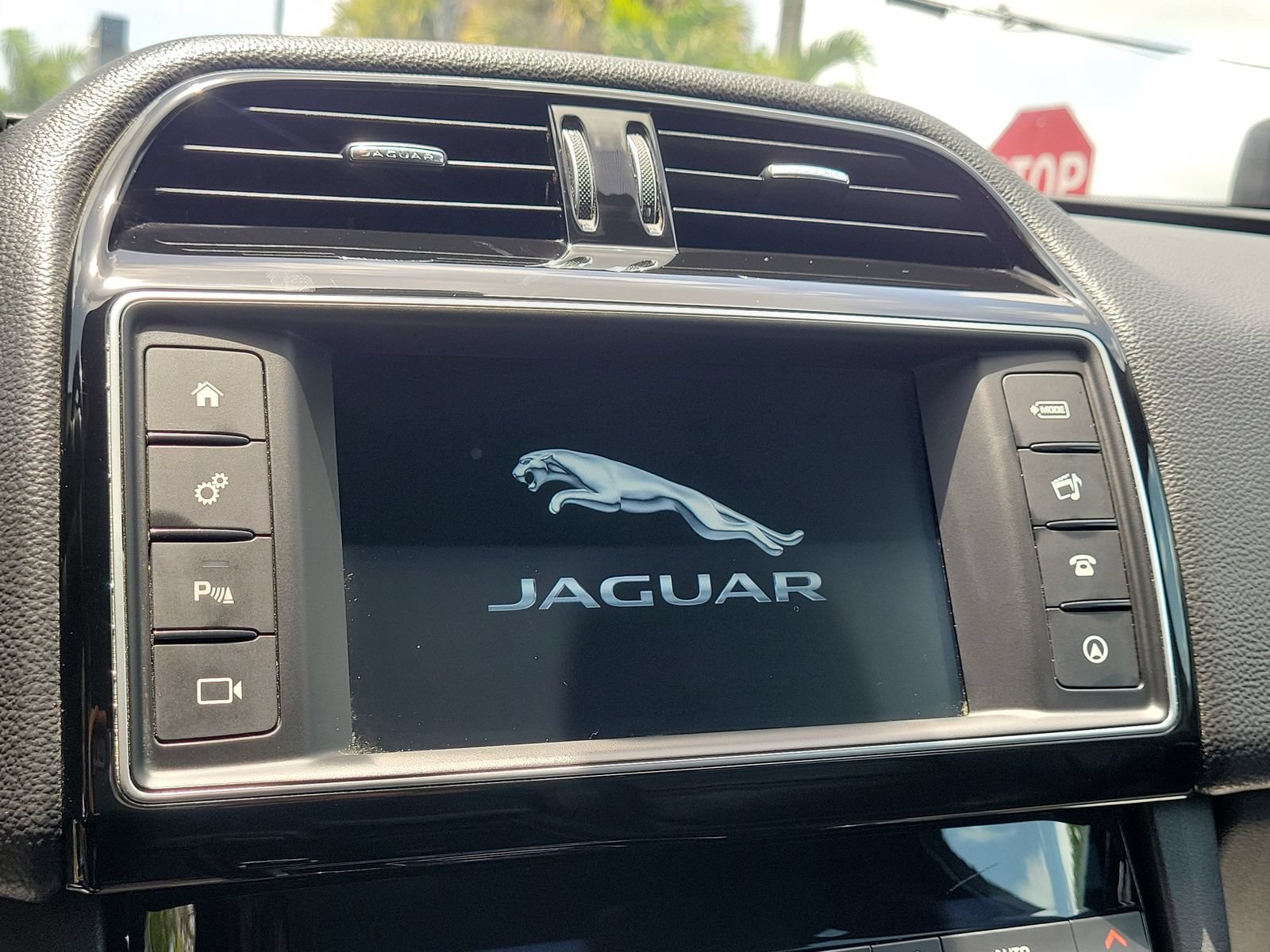 Used 2017 Jaguar F-PACE Prestige AWD/4WD image 24