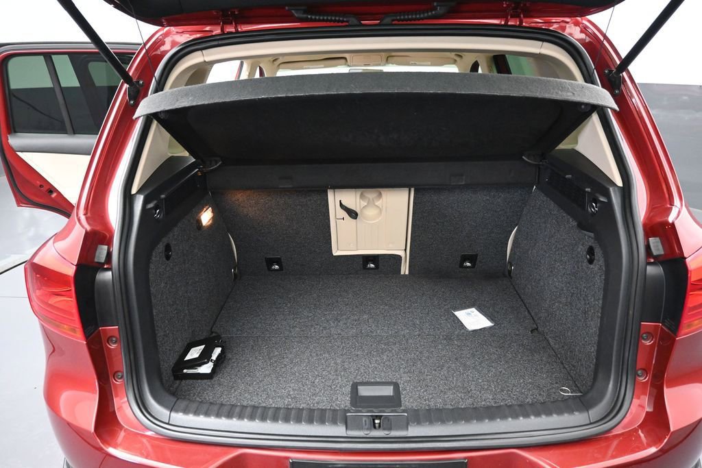 Used 2015 Volkswagen Tiguan SE AWD/4WD image 24
