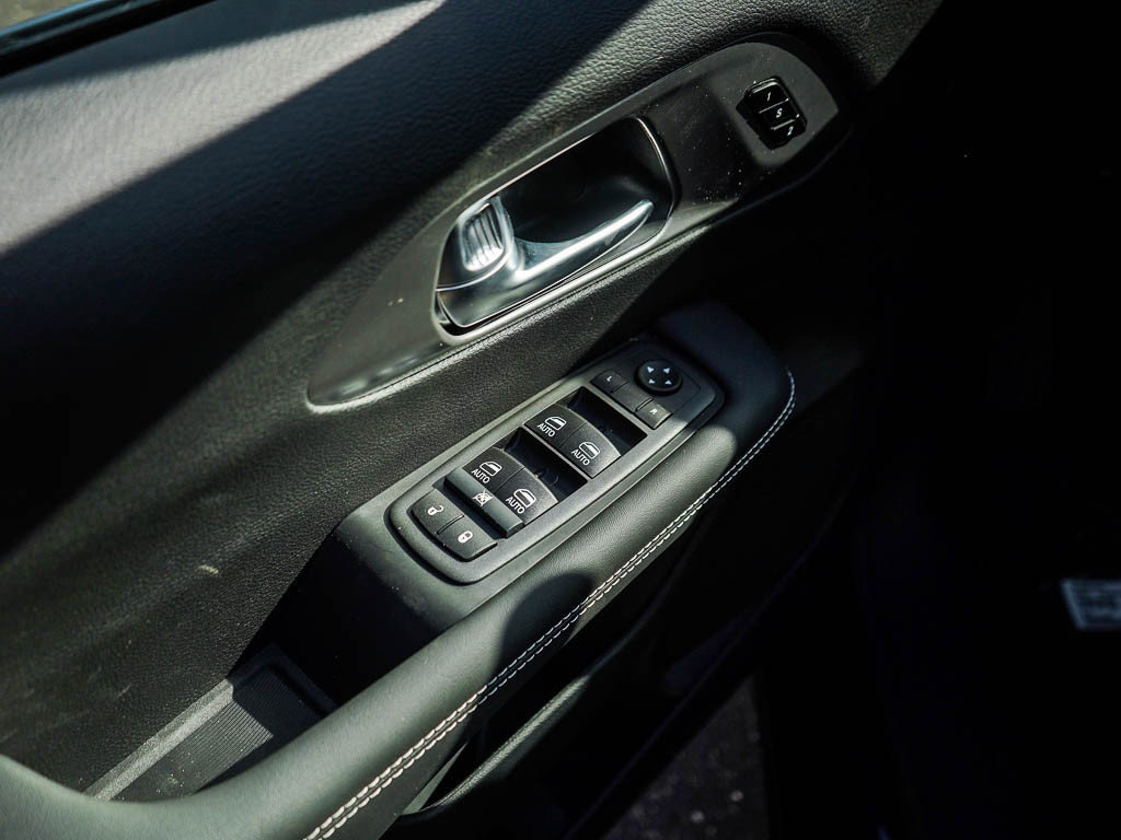New 2026 Chrysler Pacifica Select AWD/4WD image 20