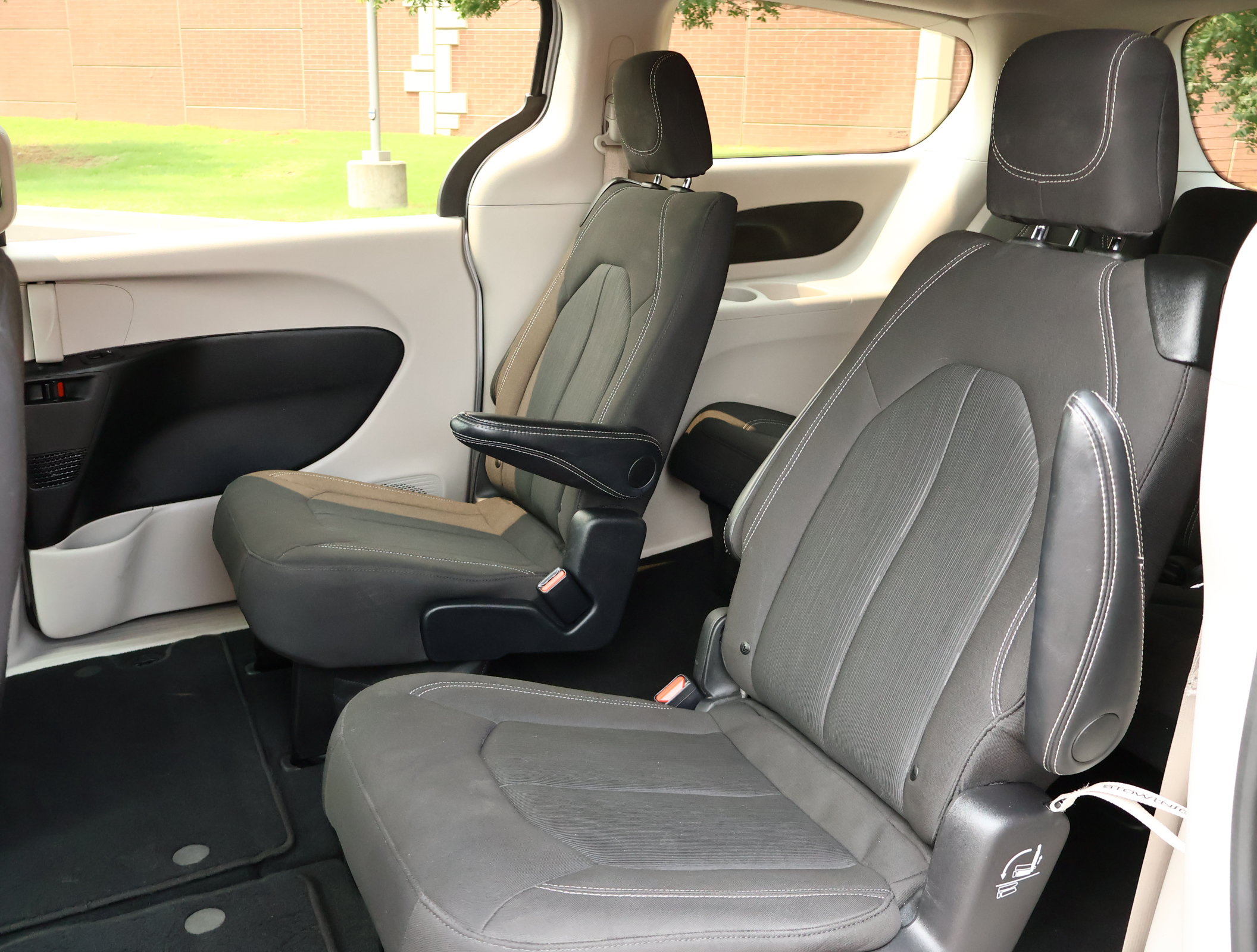 Used 2024 Chrysler Voyager LX FWD image 20