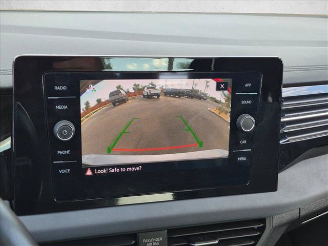 Used 2025 Volkswagen Jetta SE FWD image 17