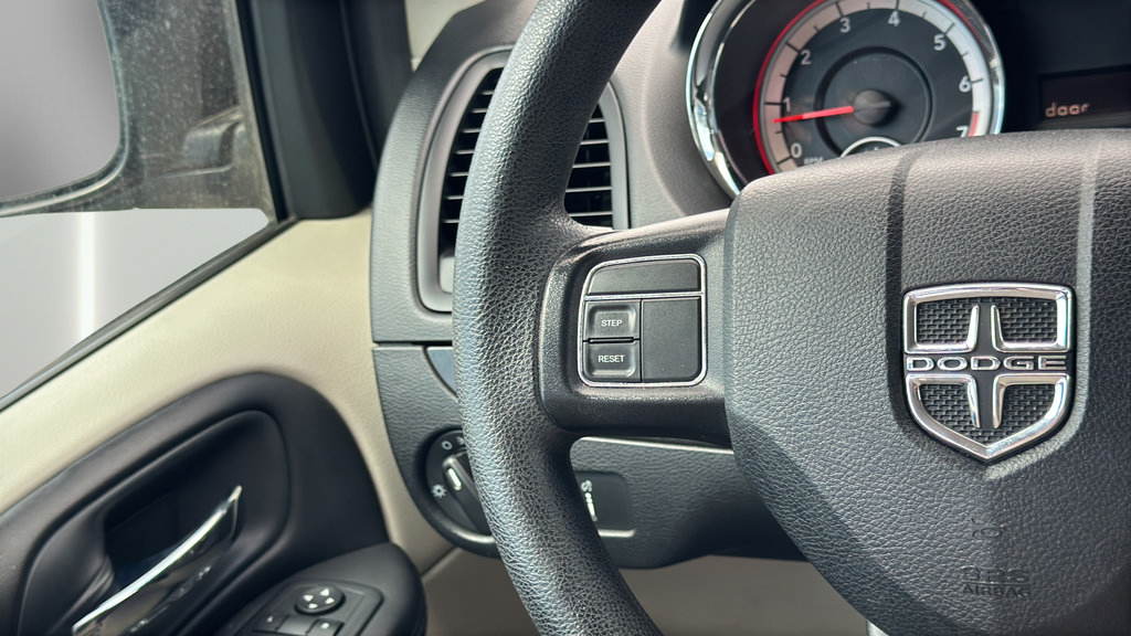 Used 2015 Dodge Grand Caravan SE w/ Quick Order Package 29E SE FWD image 27