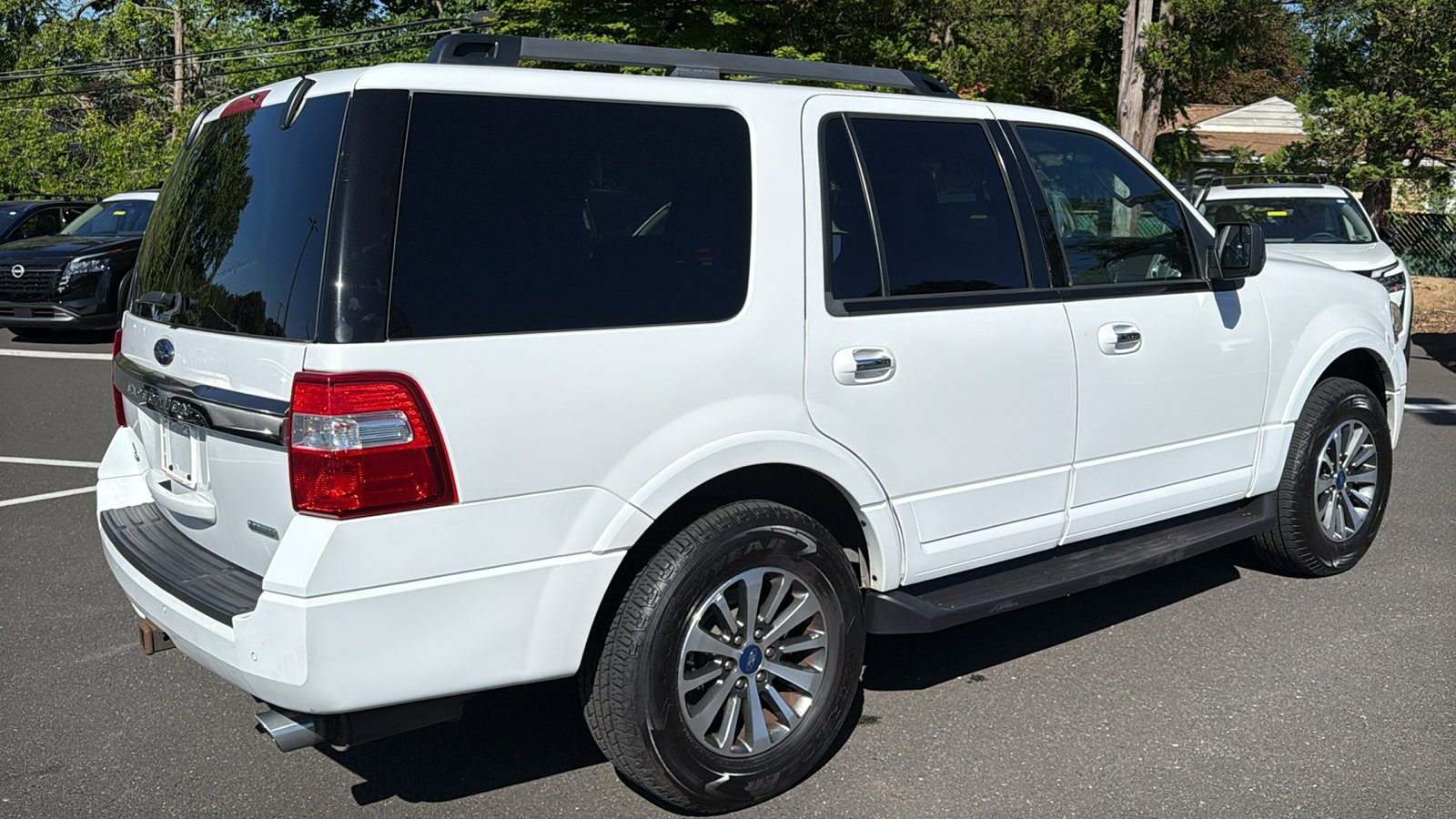 Used 2017 Ford Expedition XLT AWD/4WD image 23