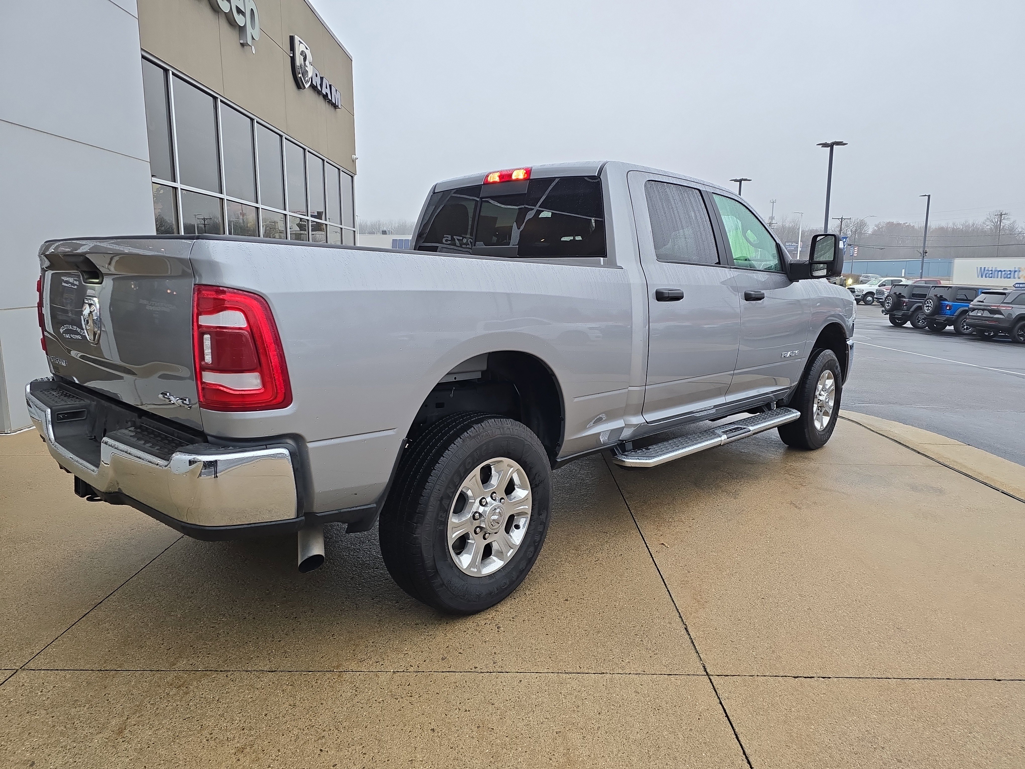 Used 2024 RAM 2500 Big Horn w/ Safety Group image 4