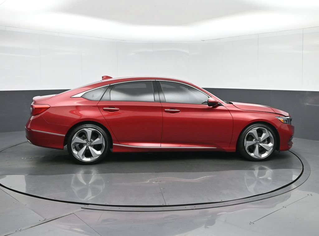 Used 2018 Honda Accord Touring image 8