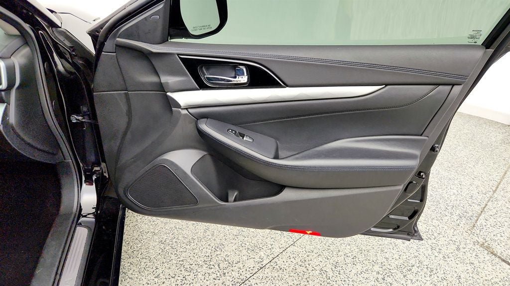 Used 2020 Nissan Maxima 3.5 S w/ Floor Mat Group FWD image 18