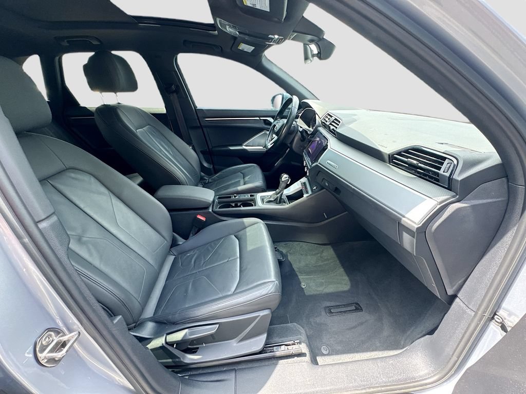 Used 2019 Audi Q3 2.0T Premium w/ Convenience Package AWD/4WD image 29