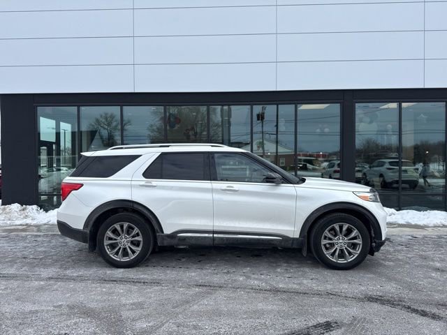Used 2022 Ford Explorer Limited w/ Equipment Group 301A image 2