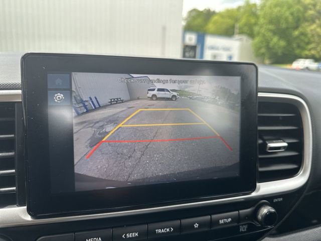Used 2025 Hyundai Venue SEL FWD image 25