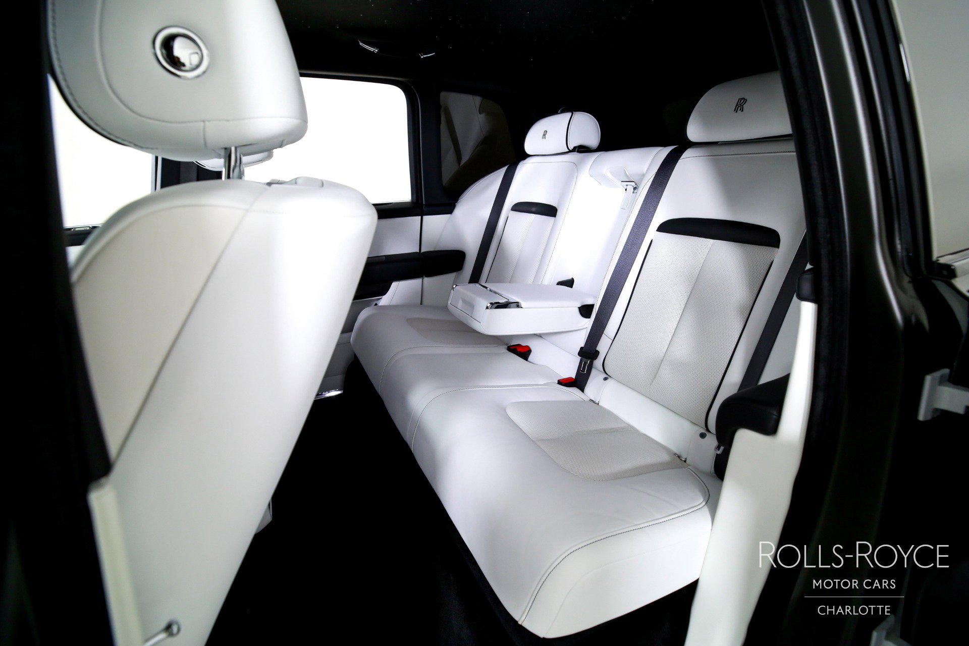 Certified 2025 Rolls-Royce Cullinan Black Badge image 18