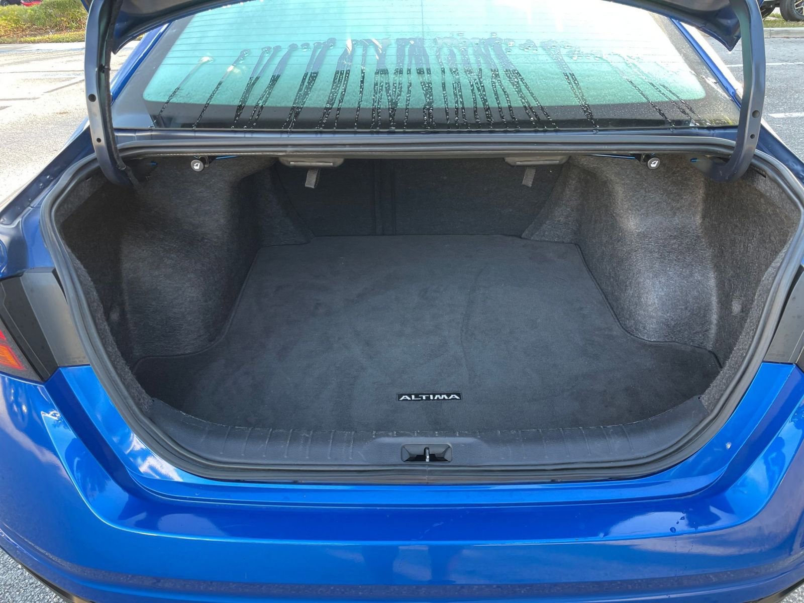 Used 2025 Nissan Altima 2.5 SR image 30