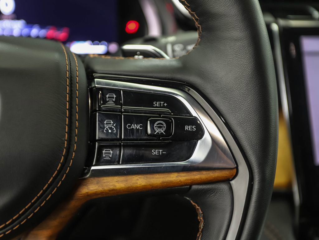 Used 2023 Jeep Grand Cherokee L Summit image 13