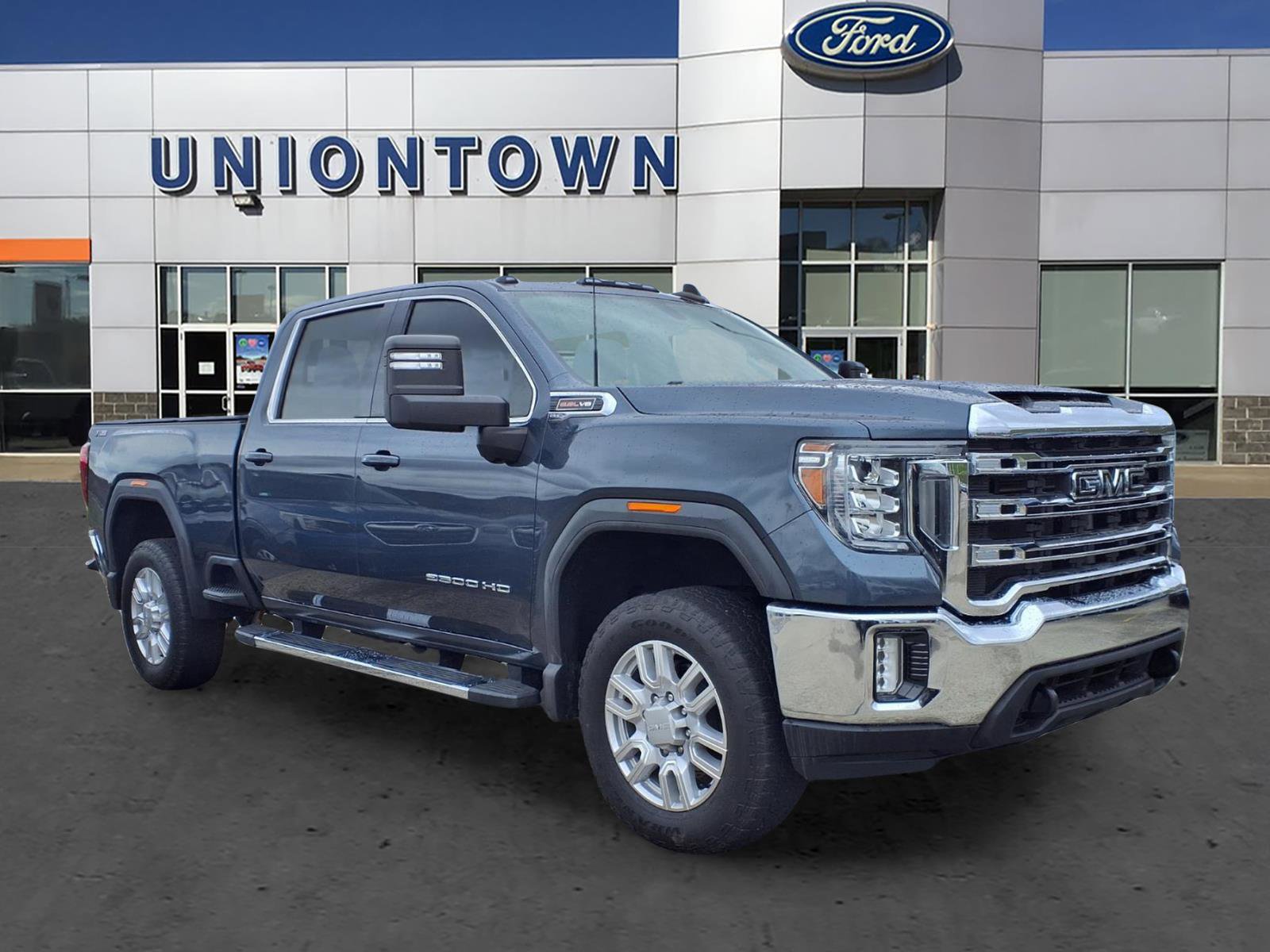 Used 2020 GMC Sierra 2500 SLE w/ SLE Value Package; image 1