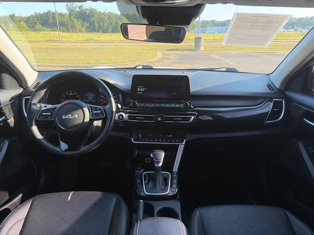 Used 2023 Kia Seltos EX AWD/4WD image 8
