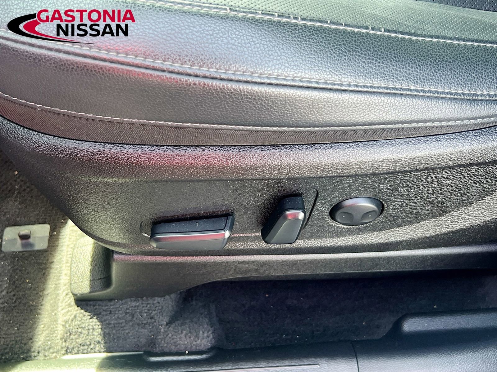 Used 2023 Kia Telluride EX w/ EX Captain's Chair Package image 26