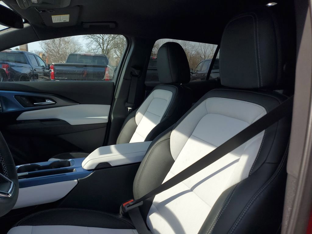 New 2026 Chevrolet Equinox EV LT FWD image 15
