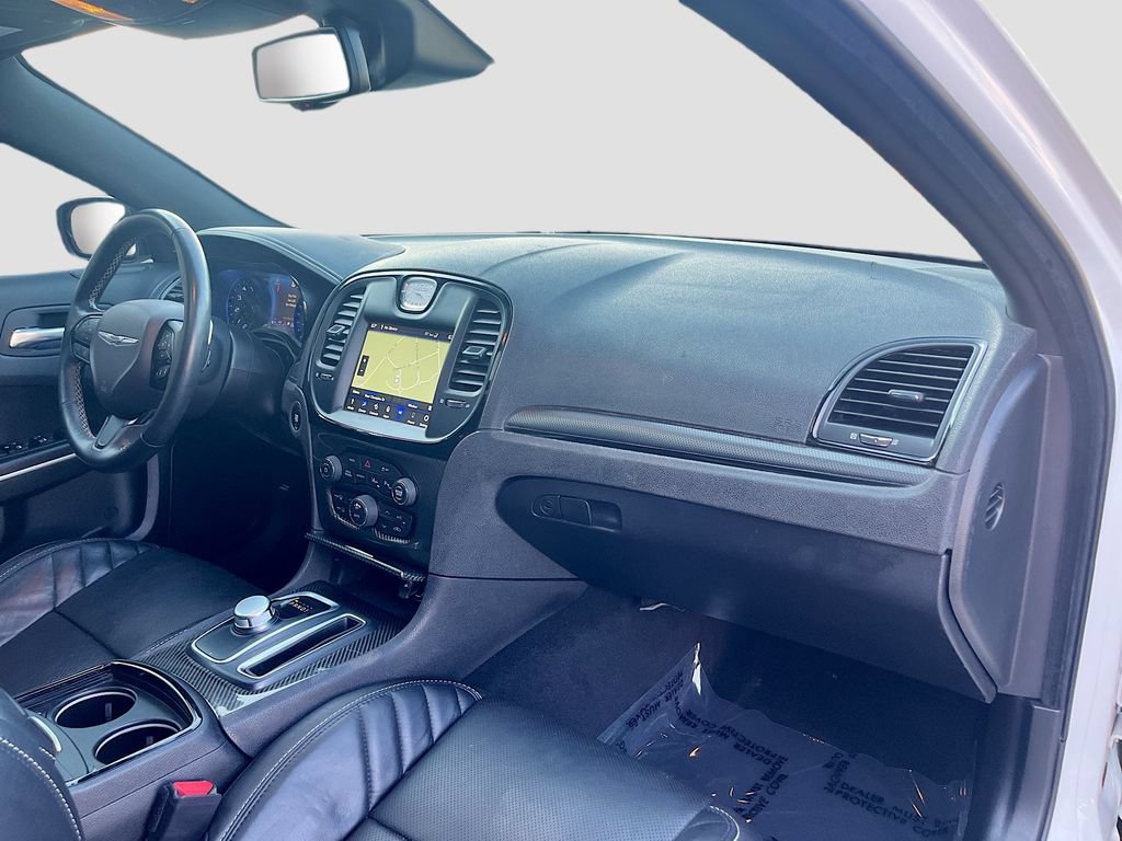 Used 2023 Chrysler 300 C RWD image 31