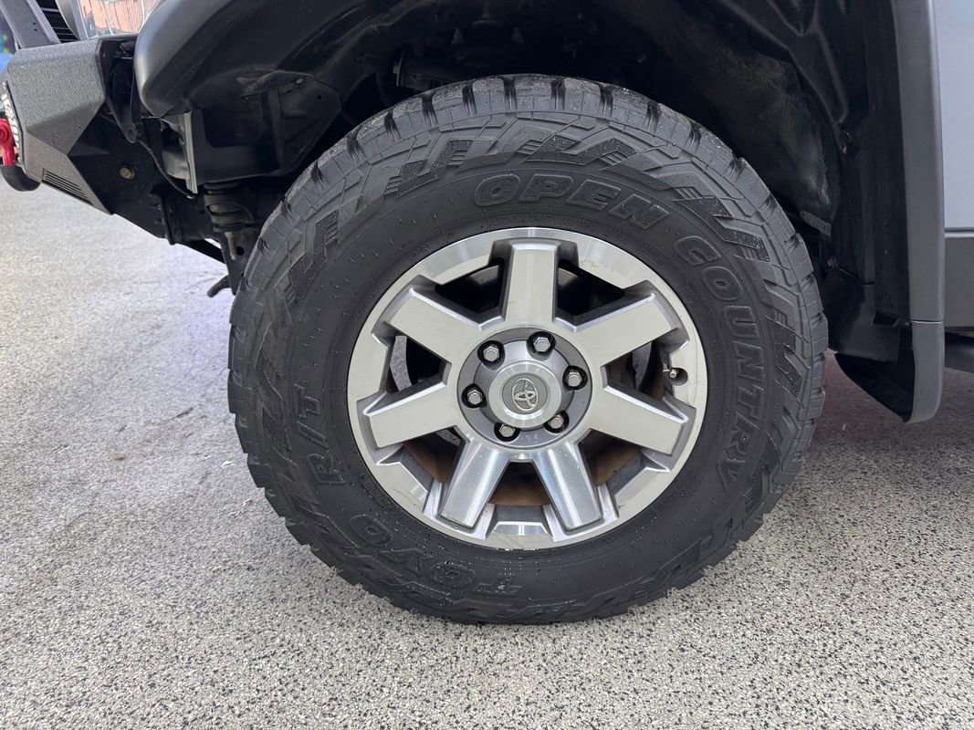 Used 2014 Toyota FJ Cruiser 4WD w/ Convenience Package image 31