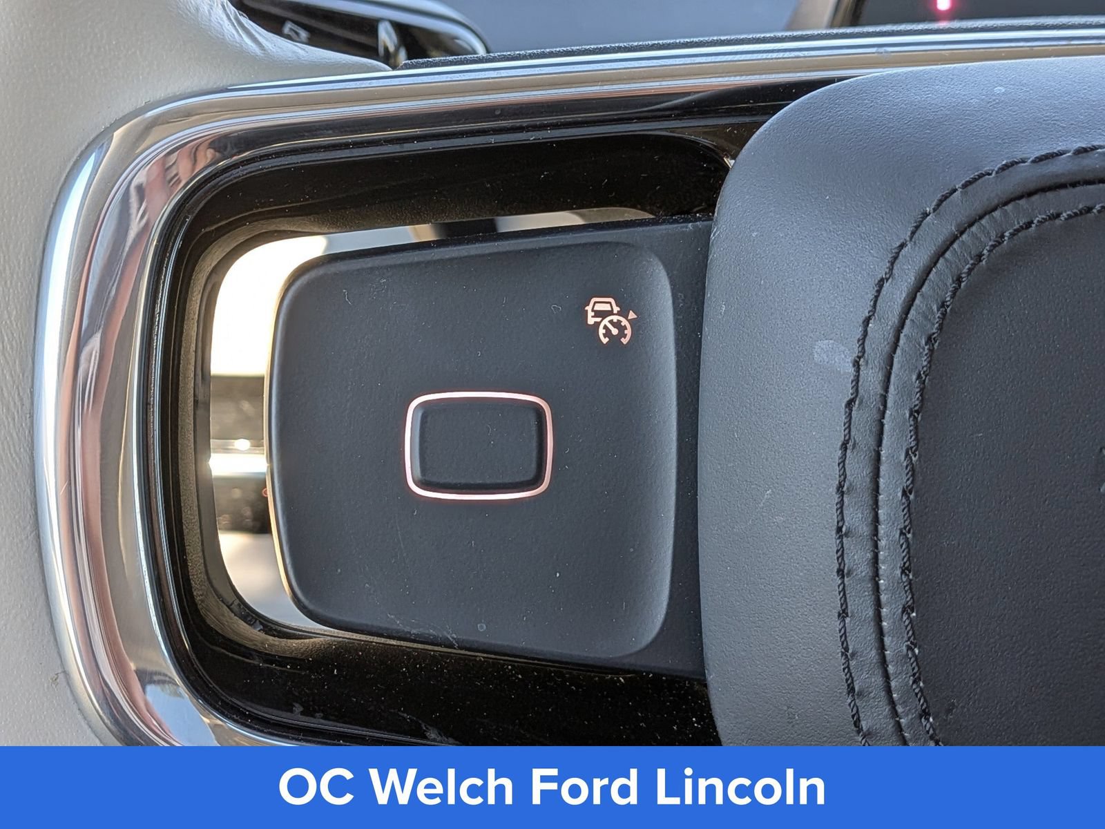 Certified 2025 Lincoln Navigator Reserve AWD/4WD image 30