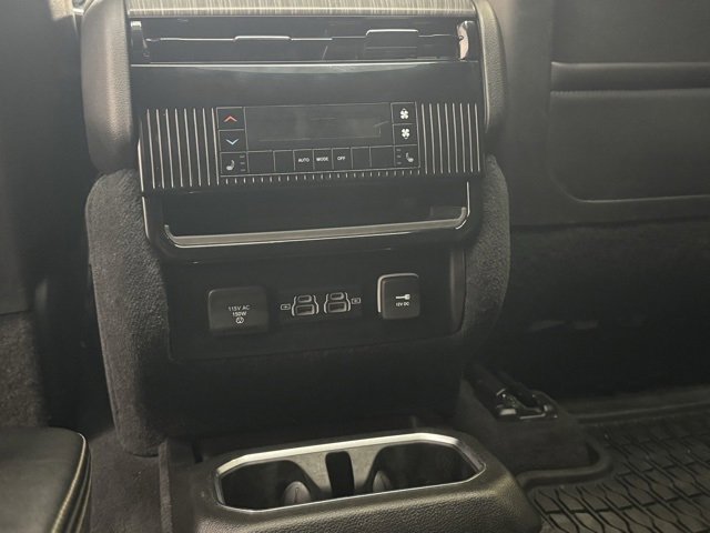 Used 2023 Jeep Wagoneer Series III w/ Premium Group I image 28