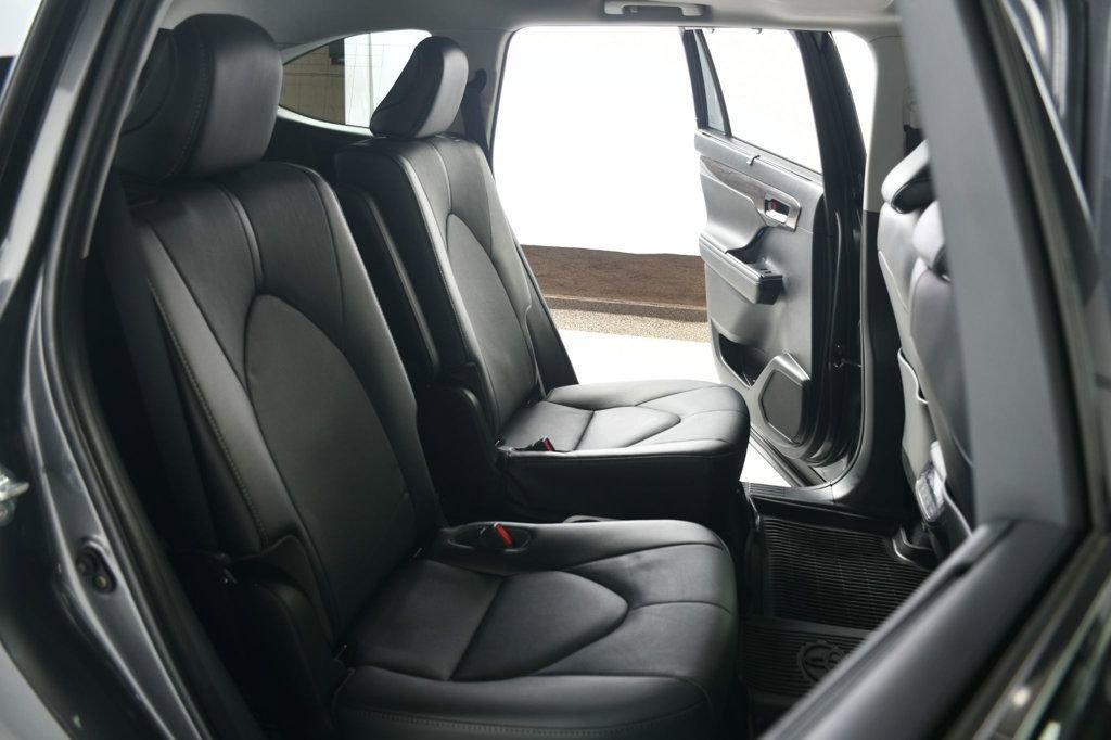 Used 2022 Toyota Highlander Limited AWD/4WD image 38