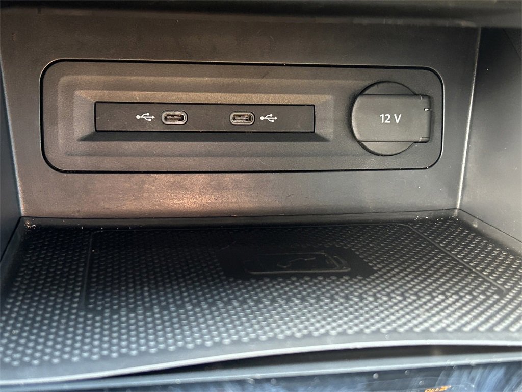 Used 2022 Volkswagen Atlas Cross Sport SEL R-Line image 30