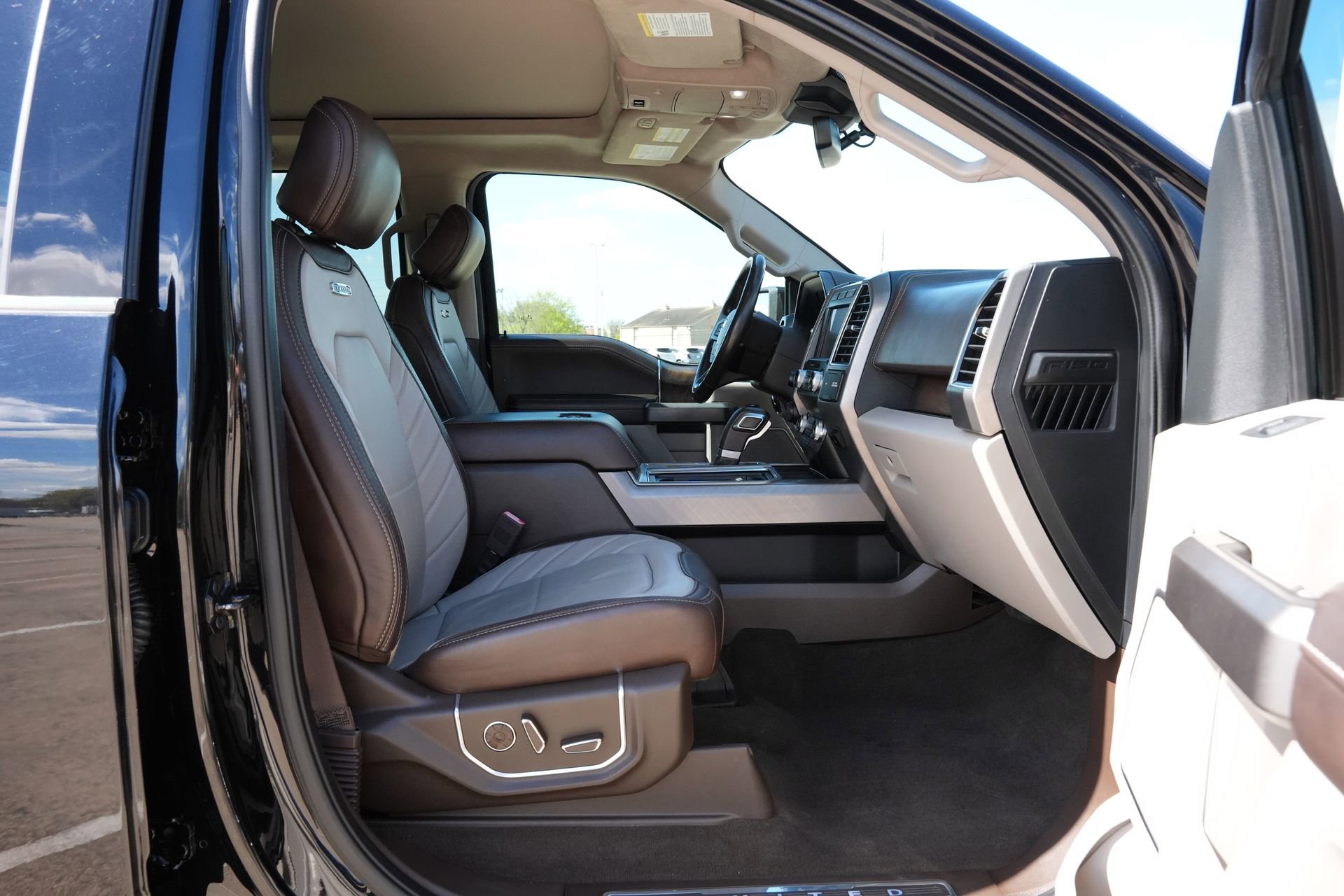 Used 2020 Ford F150 Limited w/ Trailer Tow Package image 26