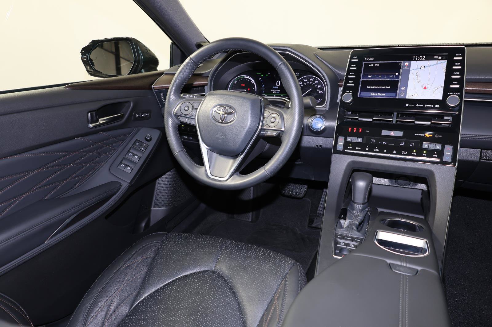 Used 2021 Toyota Avalon Limited FWD image 9