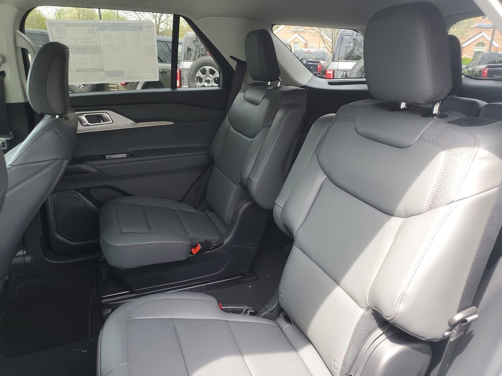 New 2026 Ford Explorer Active AWD/4WD image 28