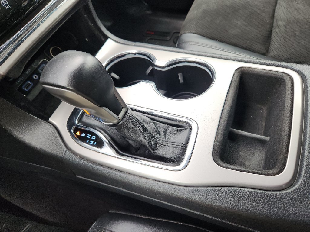 Used 2019 Jeep Grand Cherokee Altitude AWD/4WD image 23