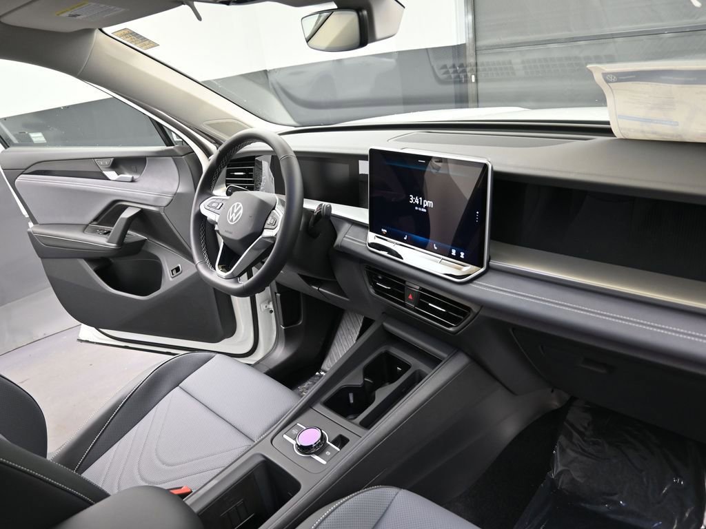 New 2026 Volkswagen Tiguan SE image 12