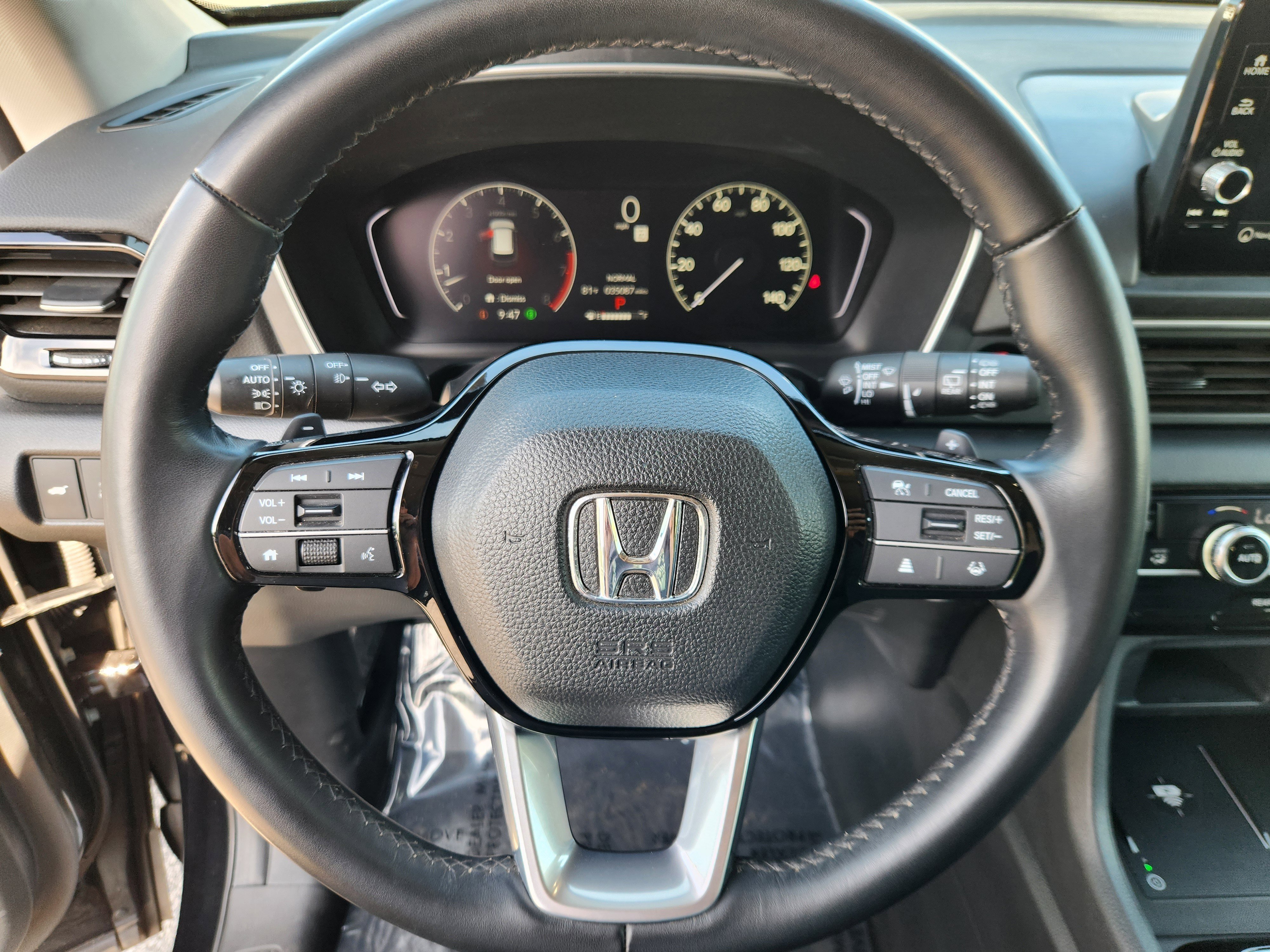 Certified 2025 Honda Pilot Touring image 9
