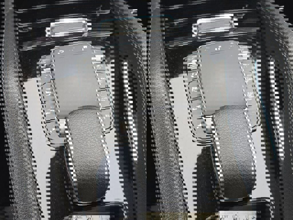 Used 2024 Mercedes-Benz GLE 450e 4MATIC image 30