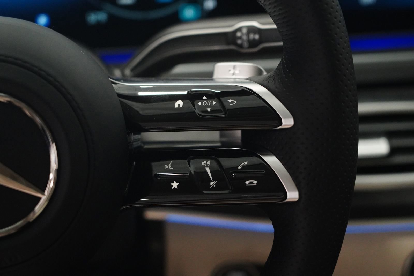 New 2026 Mercedes-Benz GLS 450 4MATIC image 21