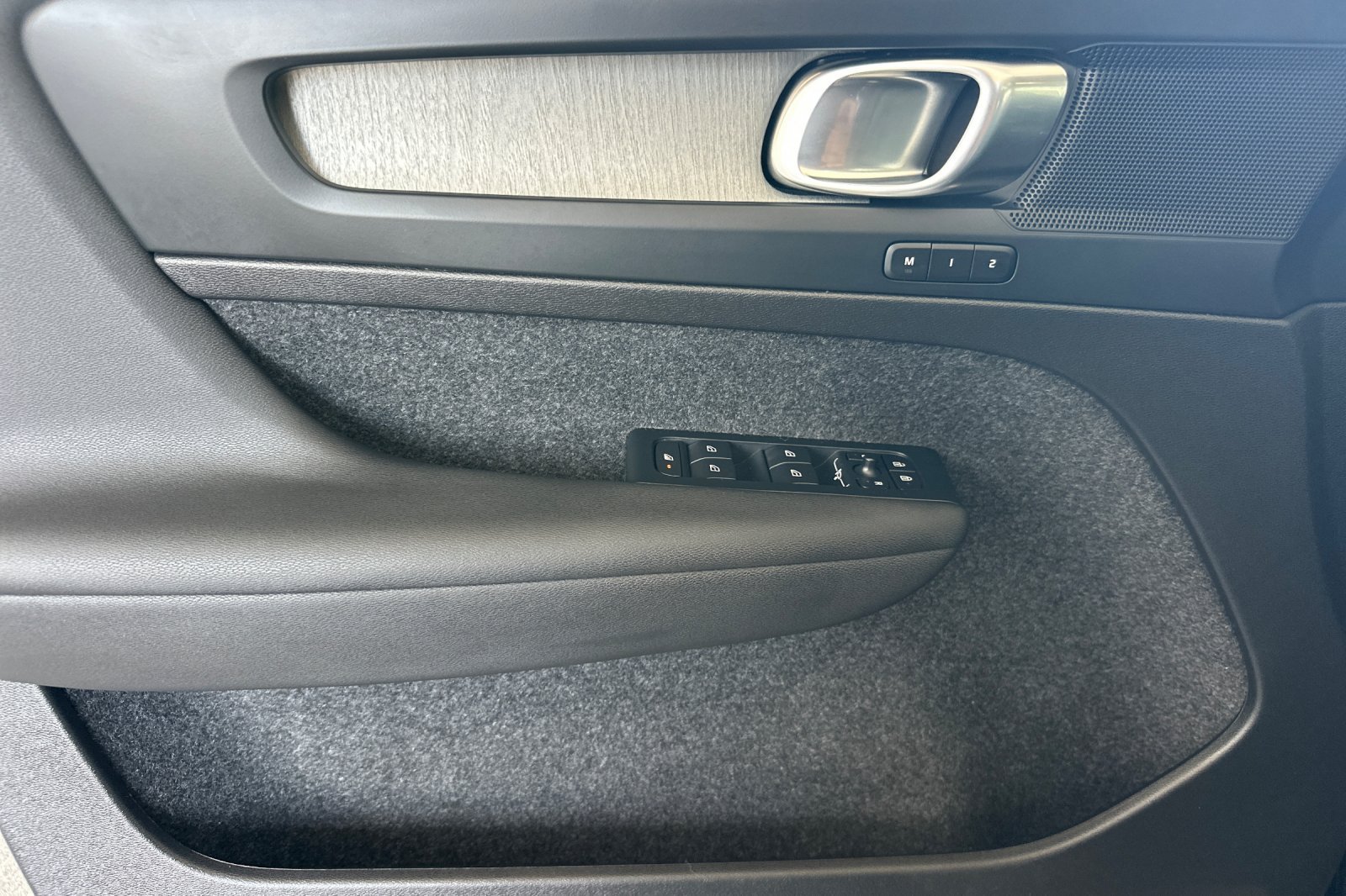 Certified 2026 Volvo XC40 B5 Plus AWD/4WD image 11
