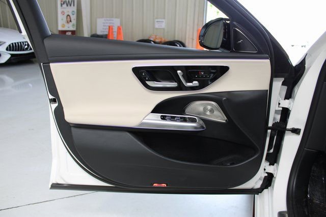 Used 2024 Mercedes-Benz E 350 4MATIC Sedan w/ Night Package image 37