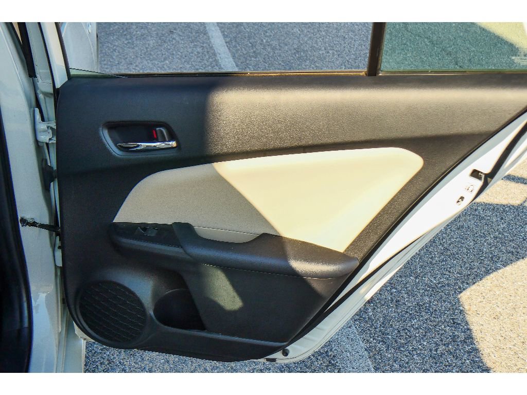 Used 2020 Toyota Prius XLE AWD/4WD image 19