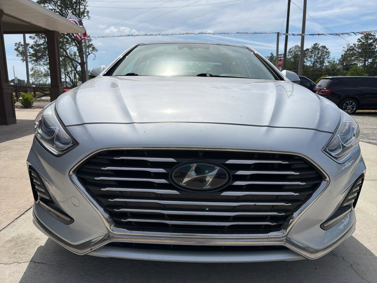Used 2019 Hyundai Sonata Limited w/ Ultimate Package 02 FWD image 2