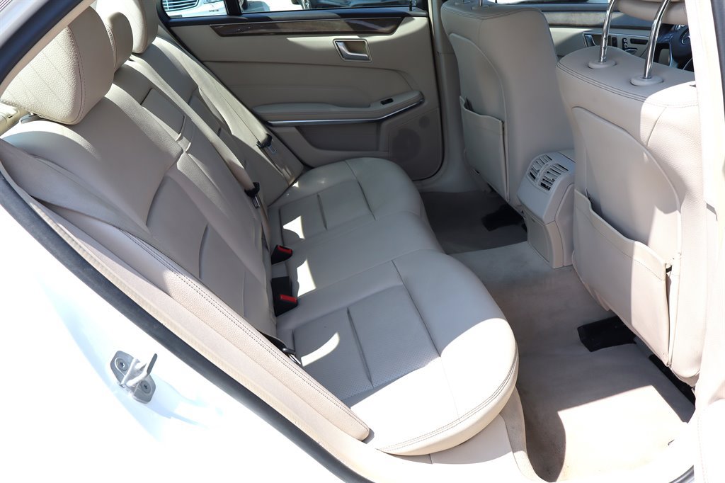 Used 2014 Mercedes-Benz E 250 BlueTEC Sedan image 20
