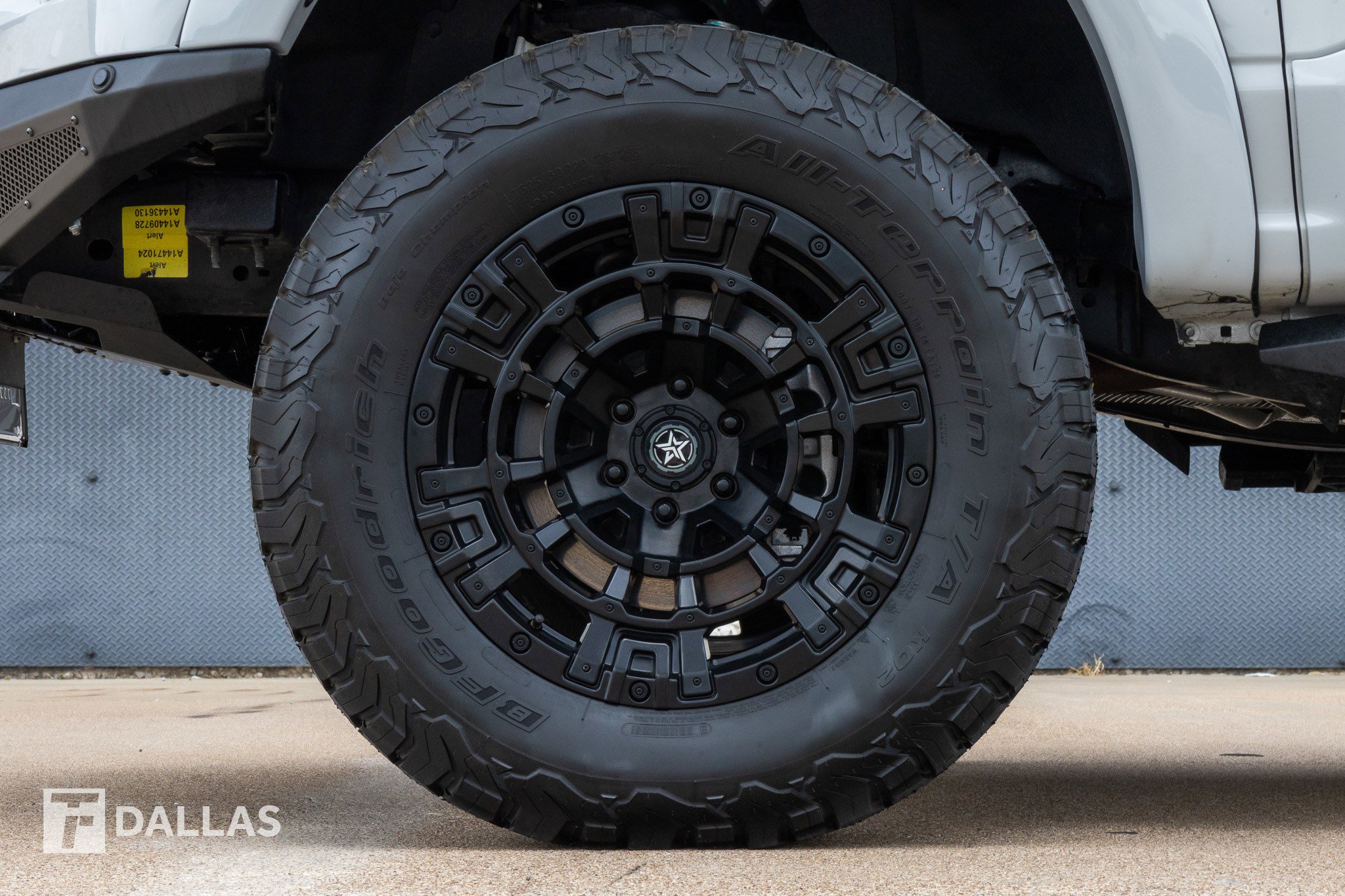 Used 2023 Ford F150 Lariat w/ Equipment Group 502A High image 9