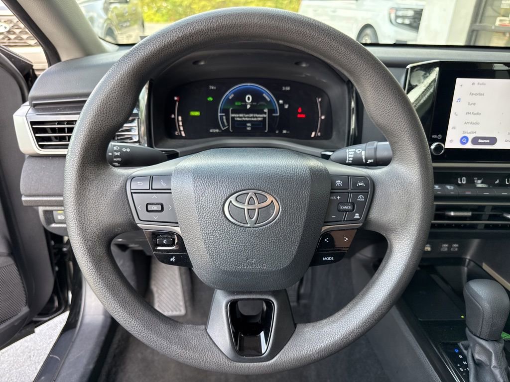 Used 2025 Toyota Camry LE FWD image 8