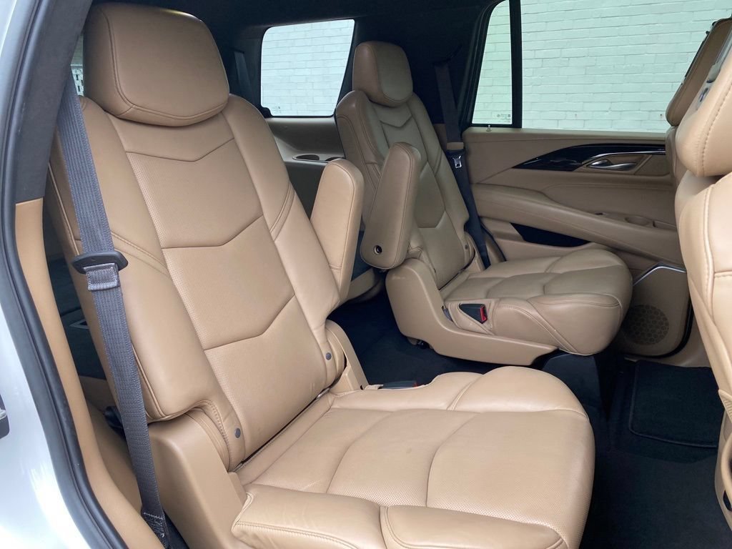 Used 2019 Cadillac Escalade Platinum AWD/4WD image 13