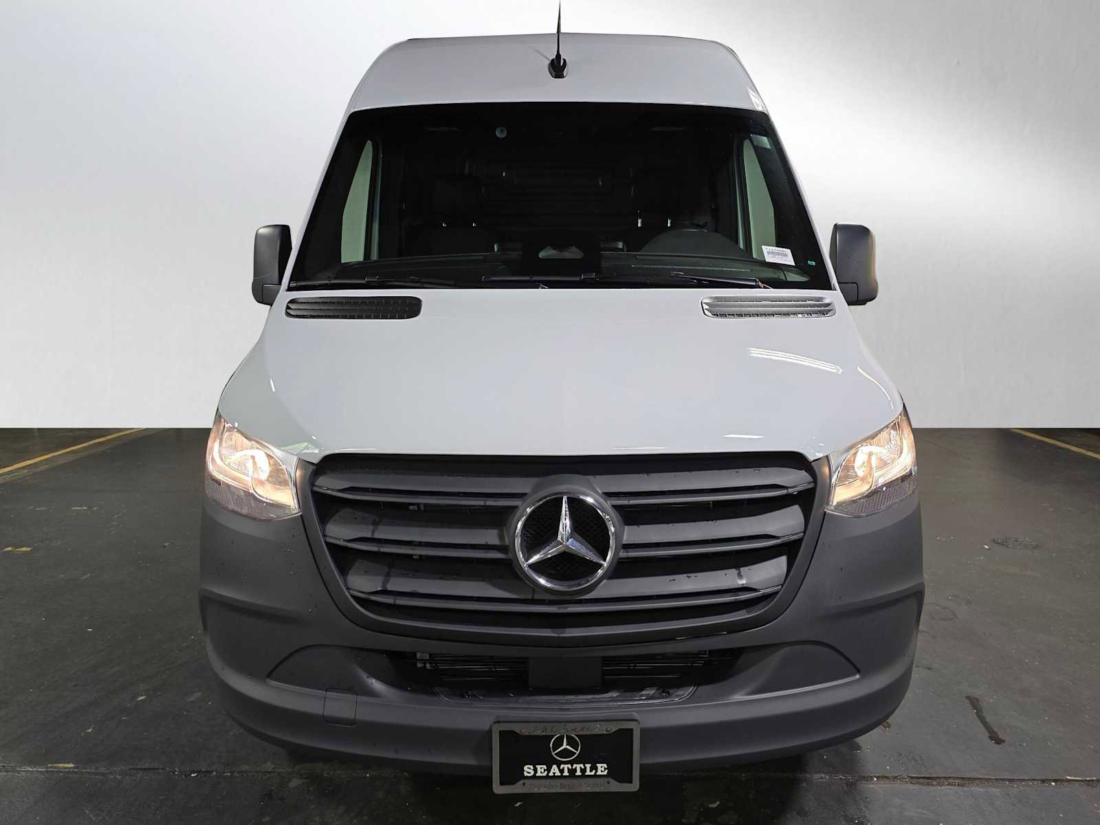 Used 2025 Mercedes-Benz Sprinter 2500 image 8