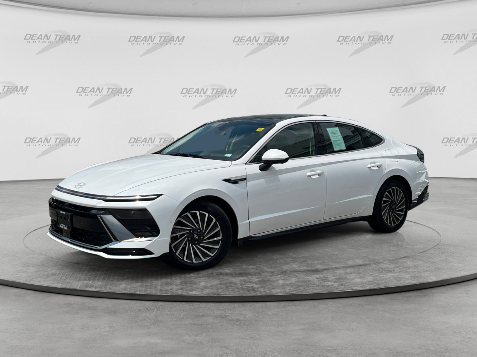 Certified 2025 Hyundai Sonata Limited FWD image 3